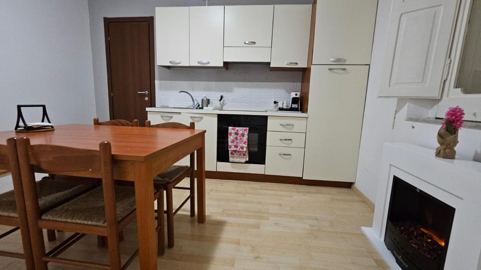 Vittoria Guest House Salerno Buitenkant foto
